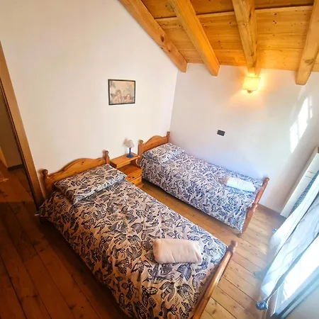 Battu O Belin, Papillon Alpesi faház Chamonix