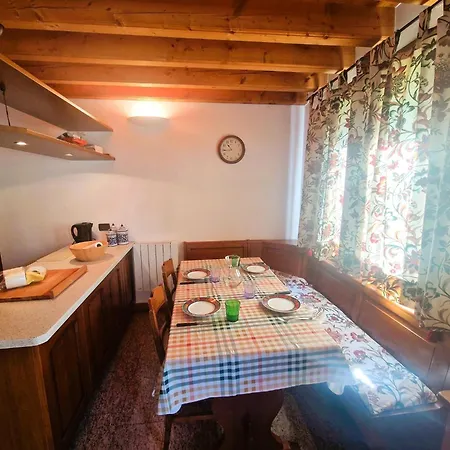 Alpesi faház Battu O Belin, Papillon *
